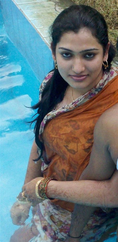 hot bhabhi nude pic|Sexy Indian nude bhabhi photo gallery 